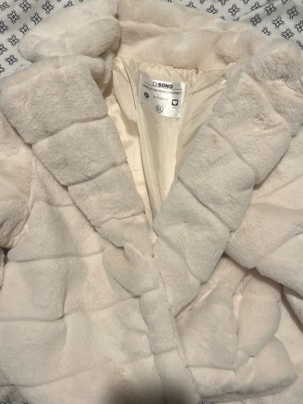 Ci Sono Cream Faux Fur Short Teddy Jacket